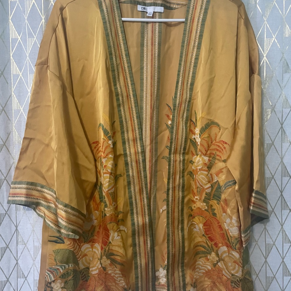 DR2 Yellow Patterned Kimono